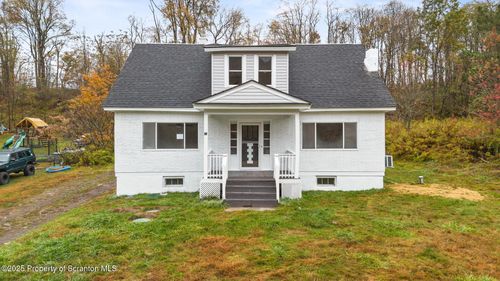 75 Hamlin Hwy, Moscow, PA, 18444-7412 | Card Image