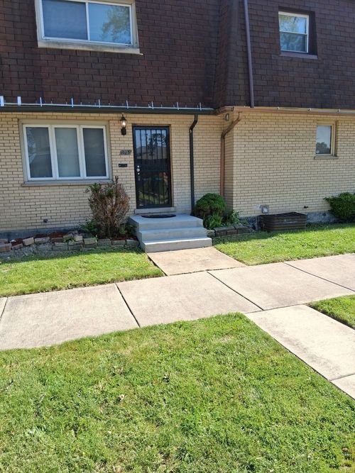 215 E 90th Pl, Chicago, IL, 60619-7335 | Card Image