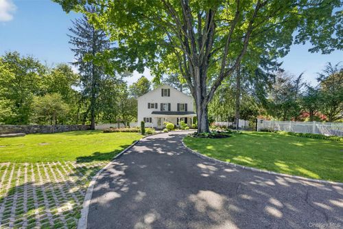 31 Avenue A, Mount Kisco, NY, 10549-3951 | Card Image