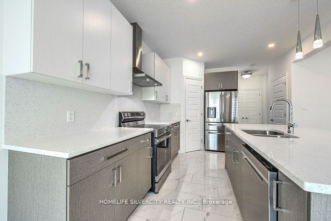 1681 Finley Cres, House other with 4 bedrooms, 3 bathrooms and 4 parking in London ON | Image 11