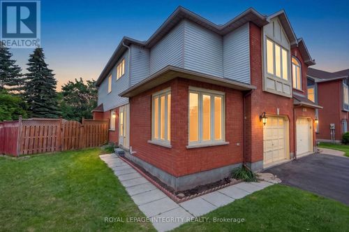 137 Hunterswood Cres, Ottawa, ON, K1G5W1 | Card Image