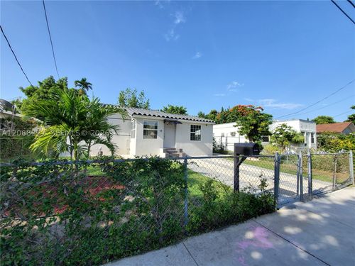 70 Nw 33rd St, Miami, FL, 33127-3508 | Card Image