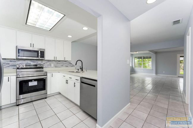 905 N Shore Dr, House other with 3 bedrooms, 3 bathrooms and 2 parking in Port Isabel TX | Image 5