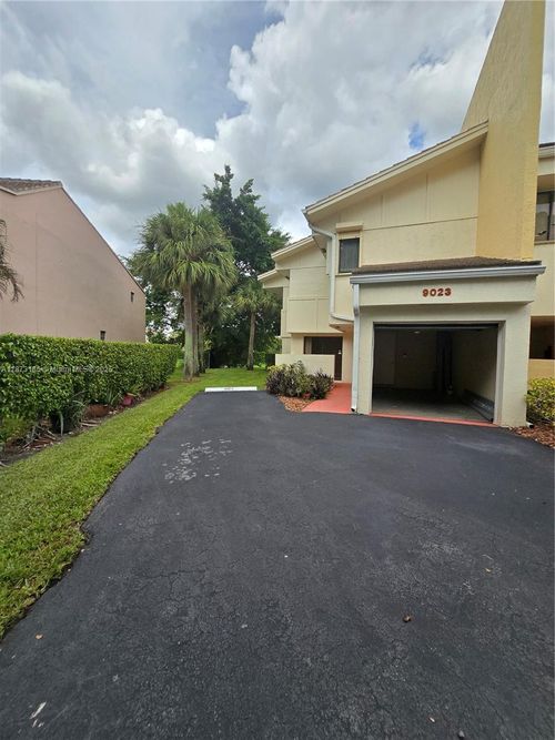 9023-9023 Nw 38th Dr, Coral Springs, FL, 33065-4303 | Card Image
