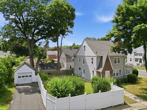 3 Pinehurst Rd, Holyoke, MA, 01040-2216 | Card Image