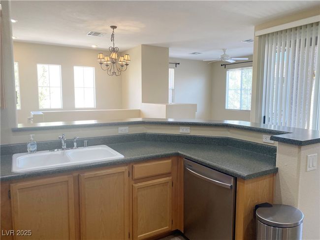 UNIT-202 - 10190 Deerfield Beach Ave, Condo with 2 bedrooms, 2 bathrooms and null parking in Las Vegas NV | Image 5