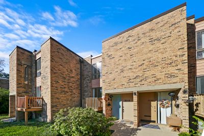 2018 Post Oak Place, Townhouse with 2 bedrooms, 3 bathrooms and 1 parking in Schaumburg IL | Image 1