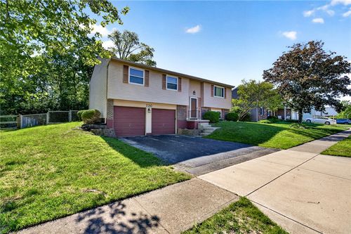 720 Decker Drive, Miamisburg, OH, 45342 | Card Image