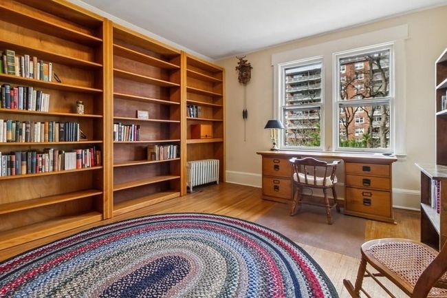 bedroom used as a study | Image 27