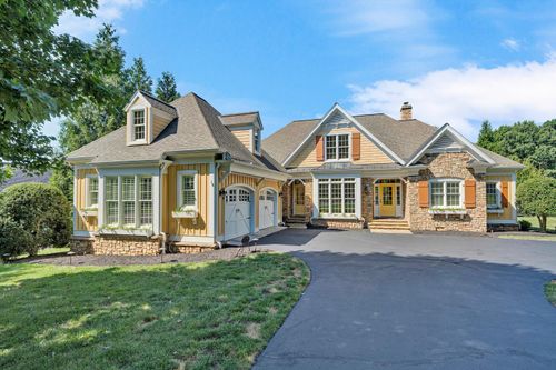 18 Flagstick Ct, Penhook, VA, 24137-2722 | Card Image