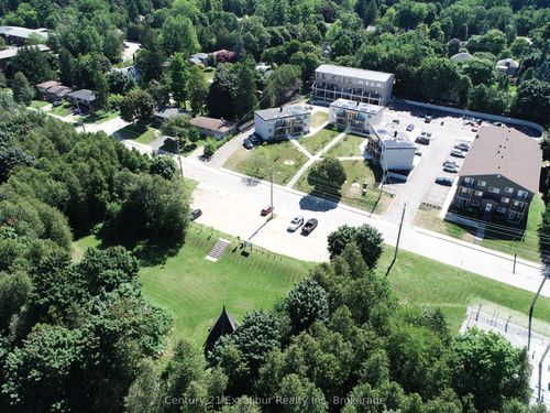 9-320 Queen St E, Fergus, ON, N1M1T4 | Card Image