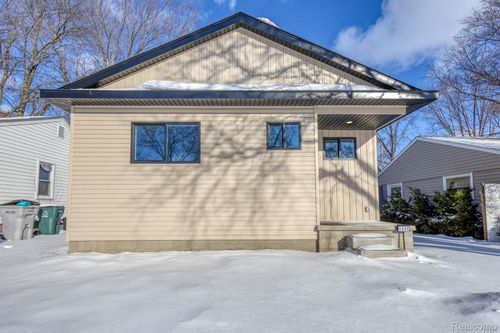 1535 Meyers Ave, Hazel Park, MI, 48030-2183 | Card Image