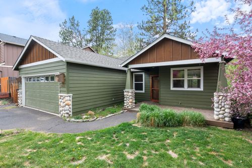 19452 Brookside Way, Bend, OR, 97702-3212 | Card Image