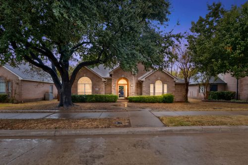 1239 Rivercrest Dr, Mesquite, TX, 75181-1077 | Card Image