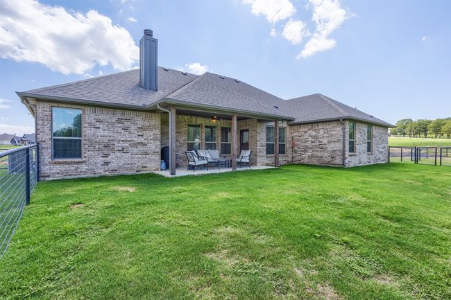 View of back patio. | Image 31
