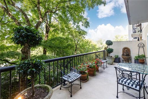 108-1 Biscayne Dr Nw, Atlanta, GA, 30309-1076 | Card Image