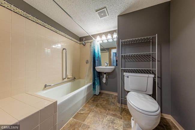 Bathroom | Image 7