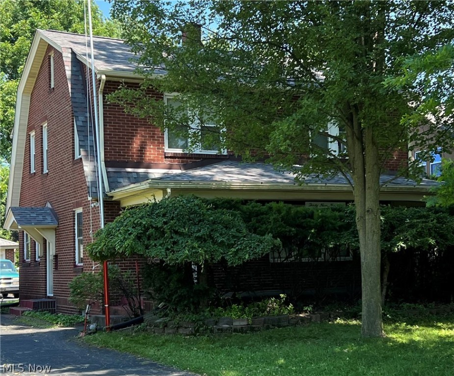 Euclid Blvd, Youngstown, OH 44512