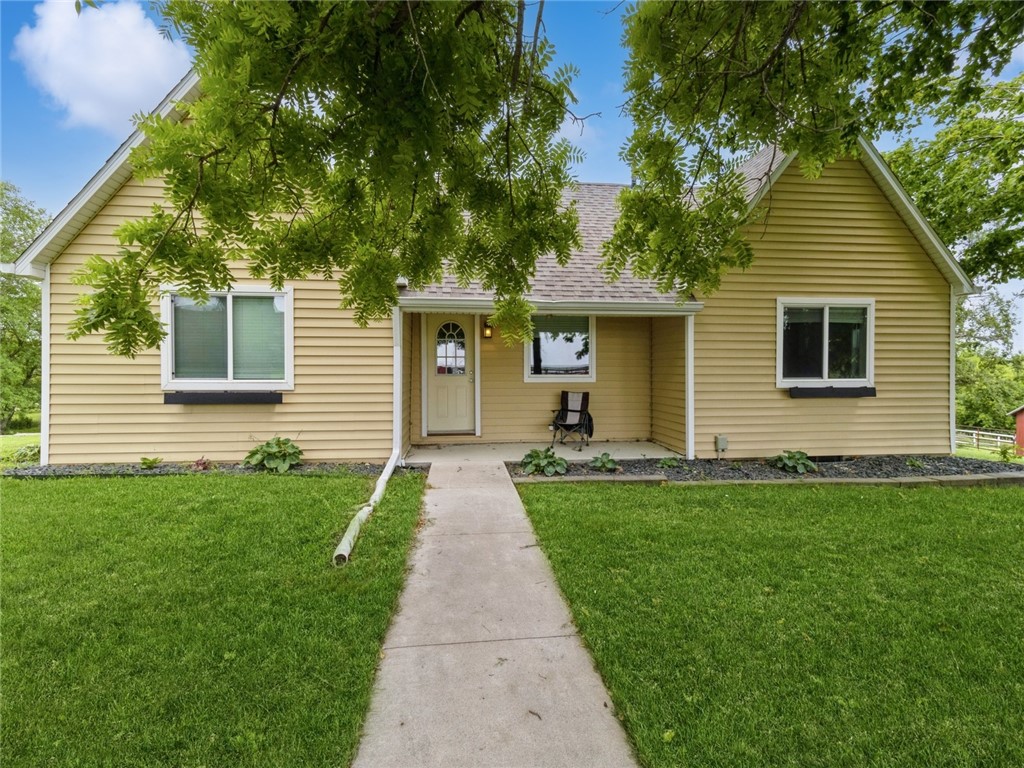 214th Trl, Winterset, IA 50273