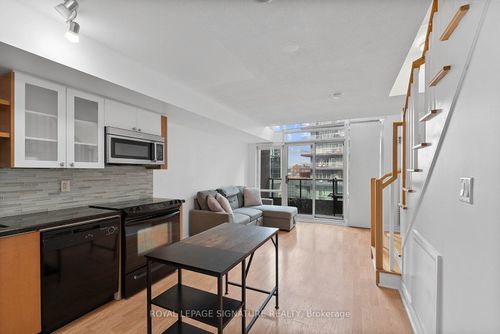 831-600 Fleet St, Toronto, ON, M5V1B7 | Card Image
