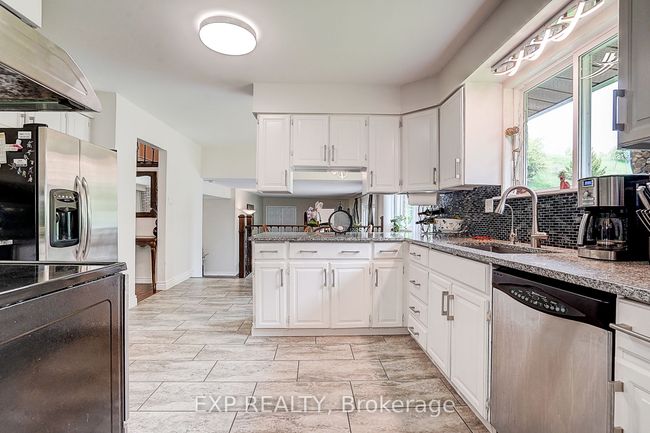 1717 Adjala Tecumseth Twn Line, House other with 5 bedrooms, 4 bathrooms and 8 parking in New Tecumseth ON | Image 12