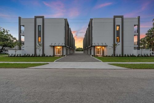 2-3002 W Platt St, Tampa, FL, 33609-3188 | Card Image