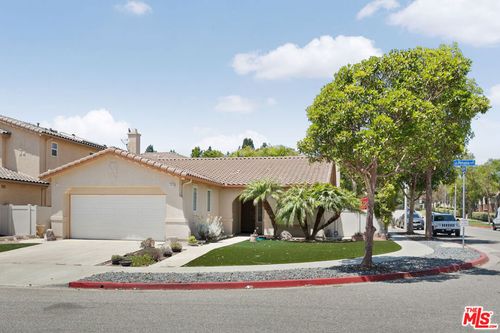 10659 Petunia St, Ventura, CA, 93004-3585 | Card Image