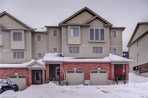 198 Maitland St, Kitchener, ON, N2R0C3 | Card Image