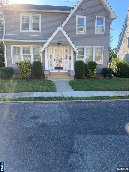 21 Haring St, Bergenfield, NJ, 07621-2046 | Card Image