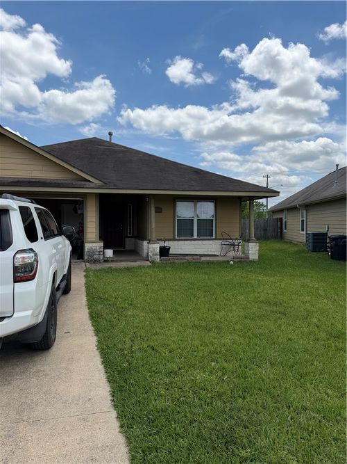 933 Crested Point Dr, College Station, TX, 77845-3547 | Card Image