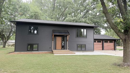 100 Edgewood Dr, Redwood Falls, MN, 56283-1325 | Card Image