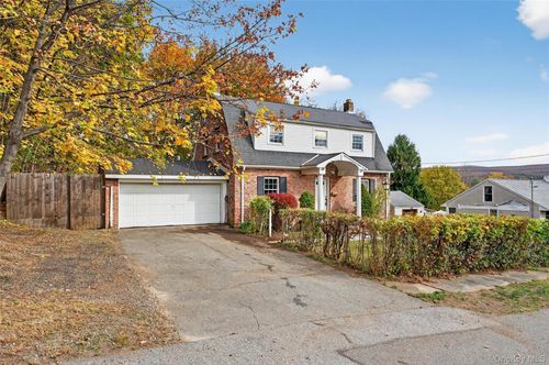 5 Stoll St, Port Jervis, NY, 12771-1109 | Card Image