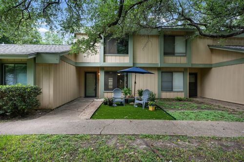 9504 Quail Village Ln, Austin, TX, 78758-5816 | Card Image