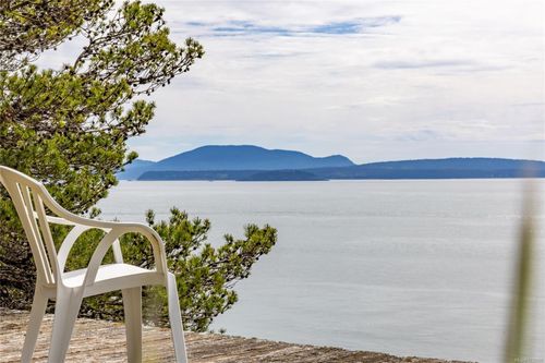 122 Cliffside Rd, Saturna Island, BC, V0N2Y0 | Card Image