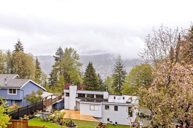 557 Yale Road, House other with 5 bedrooms, 3 bathrooms and 4 parking in Port Moody BC | Image 14