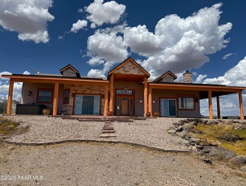 22285 N Malapai Ridge Rd, Paulden, AZ, 86334-4018 | Card Image
