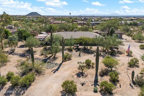 8233 E Culver St, Mesa, AZ, 85207-1315 | Card Image