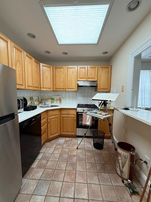 52-20 Lime St, Boston, MA, 02108-1118 | Card Image
