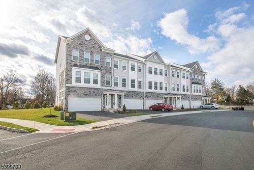 7 Dorchester Ln, East Hanover, NJ, 07936-2003 | Card Image