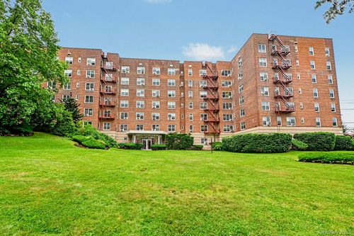 c48-1304 Midland Ave, Yonkers, NY, 10704-1443 | Card Image