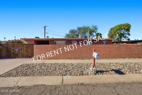 2402 S Calle Yucatan, Tucson, AZ, 85710-5744 | Card Image