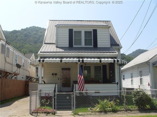 717 5th Ave, Montgomery, WV, 25136-2052 | Card Image