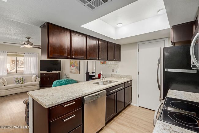Kitchen | Image 9