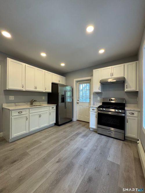 fl-2-40 Clarks Hill Avenue, Stamford, CT, 06902 | Card Image