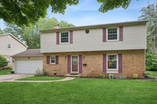 961 N Arrowhead Dr, Palatine, IL, 60074-3701 | Card Image