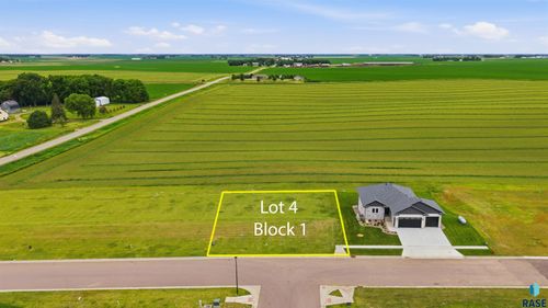1401 Castle St Street, Larchwood, IA, 51241 | Card Image