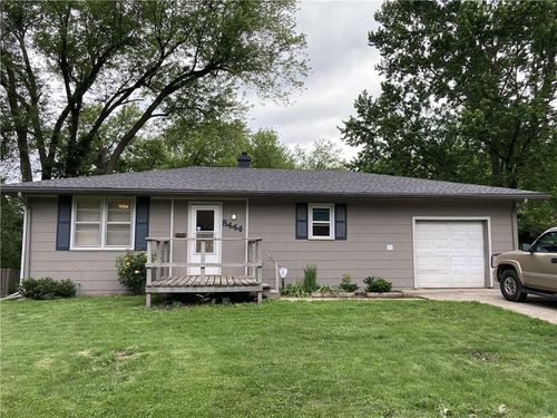 8444 Wayne Ave, Kansas City, MO, 64131-2633 | Card Image