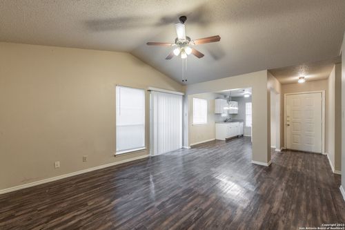 8927 Emerald Spg, San Antonio, TX, 78250-5098 | Card Image