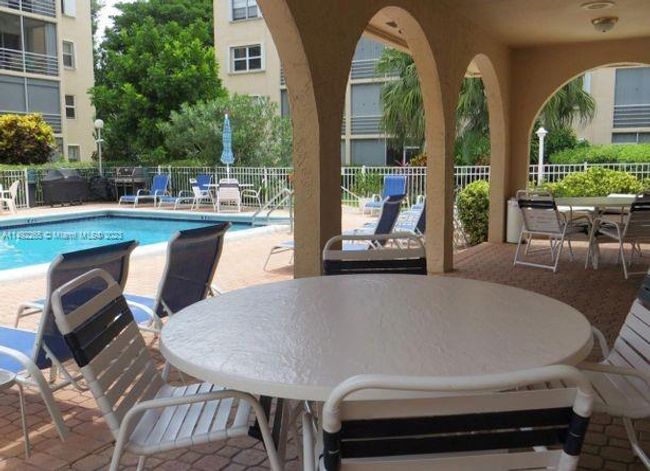 212 - 1541 S Ocean Blvd, Condo with 2 bedrooms, 2 bathrooms and null parking in Lauderdale By The Sea FL | Image 23