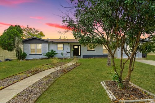434 Pinewood Ln, San Antonio, TX, 78216-6411 | Card Image